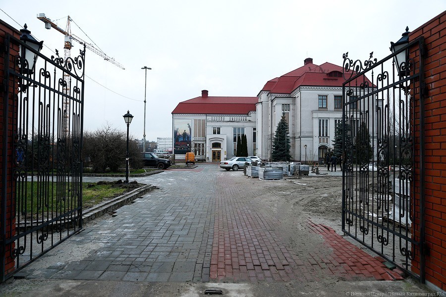 Названы зарплаты директоров областных театров и музеев