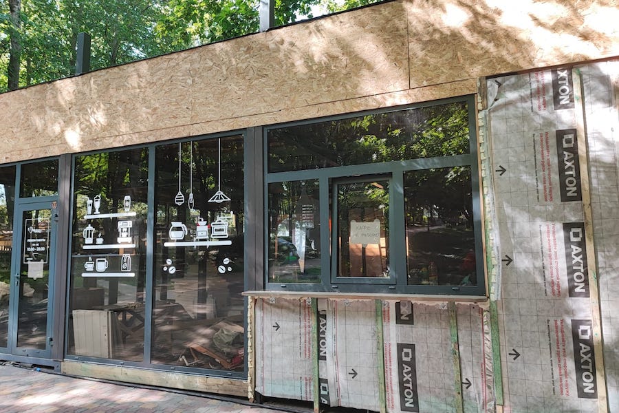 В Янтарном снесли кафе-самострой (фото)