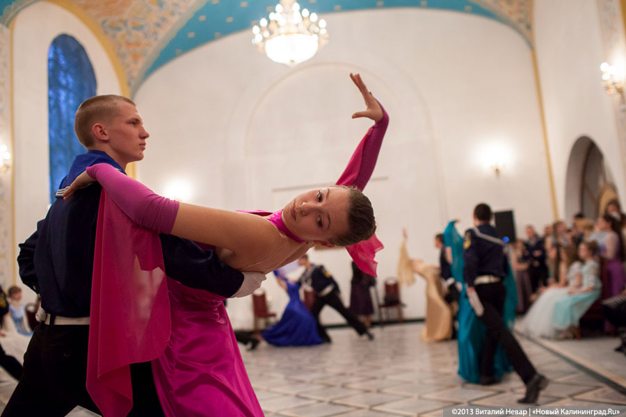 «Смиренные танцы»: второй Сретенский бал молодёжи