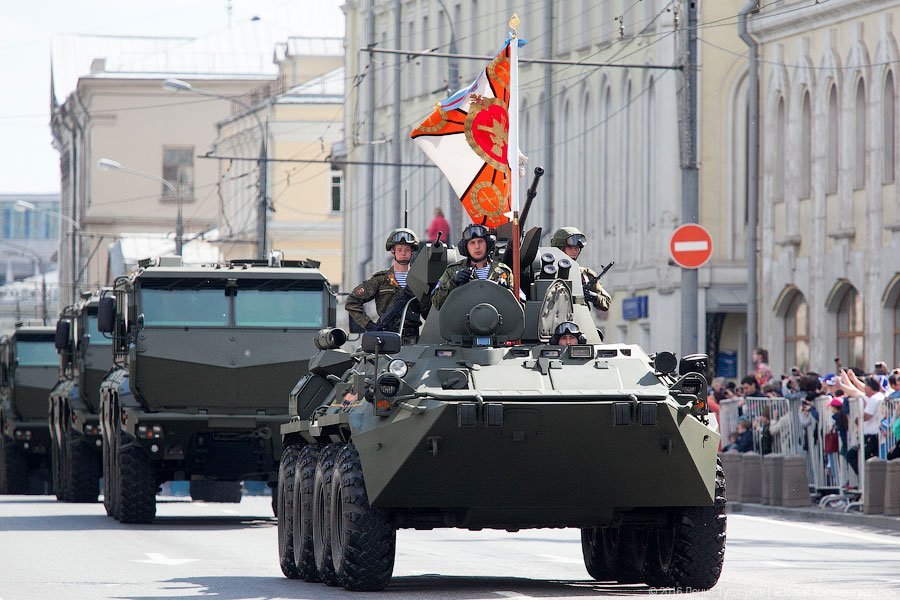 Мчатся самолеты ниже облаков: репетиция Парада Победы в Москве (фото)
