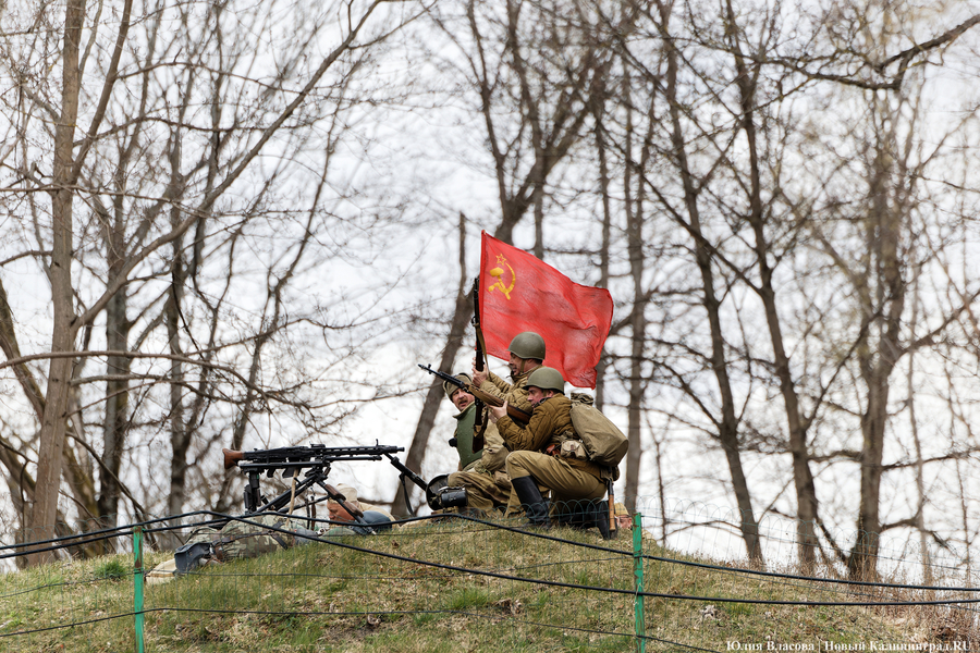 Двойной штурм: фоторепортаж с реконструкции взятия форта № 5 (фото)