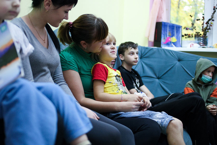 Достать звезду: дети из онкогематологического отделения встретились с Петром Дрангой