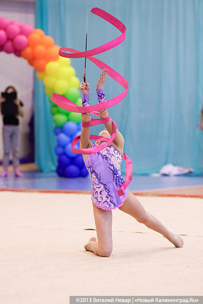 «Прогиб засчитан»: фоторепортаж с соревнований по художественной гимнастике