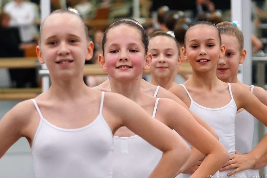 Па-де-де и пор-де-бра: Московская академия хореографии провела урок балета в Калининграде (фото)