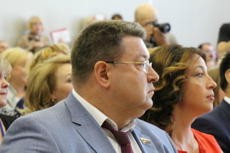 Источник: депутат Александр Пятикоп и вице-мэр Анна Апполонова поженились