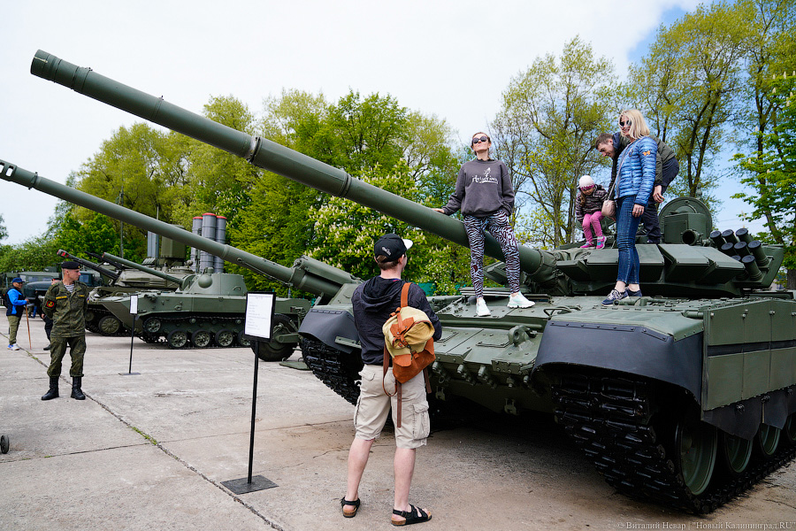 Пушки и «мини-Петр»: в Балтийске прошёл парад в честь Дня Балтфлота (фото)