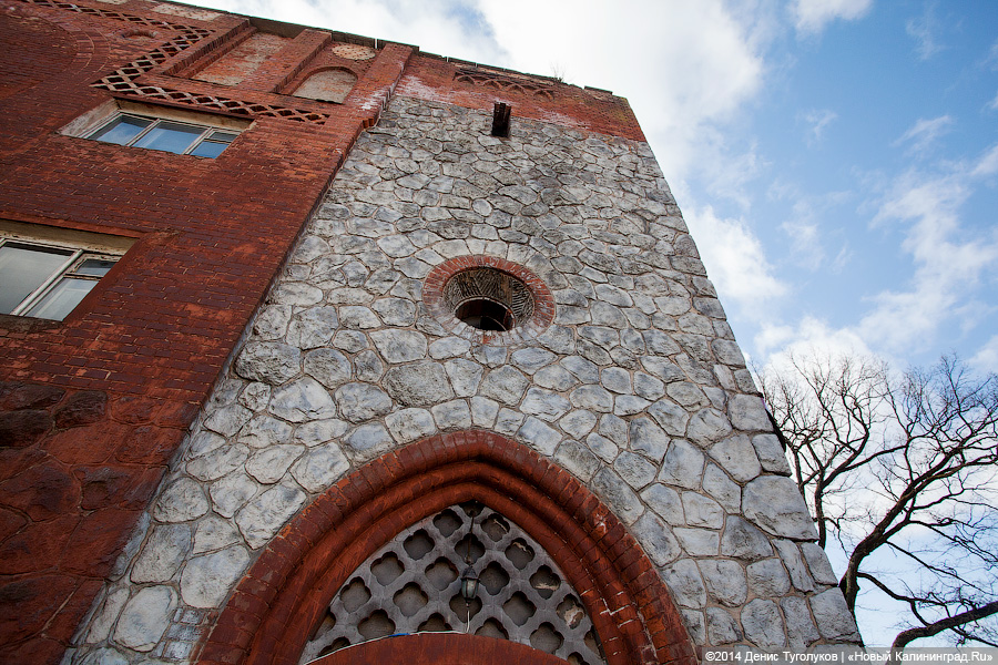 «Инвентарь дворника не трогать!»: что происходит с уцелевшими фрагментами кирх в Советске