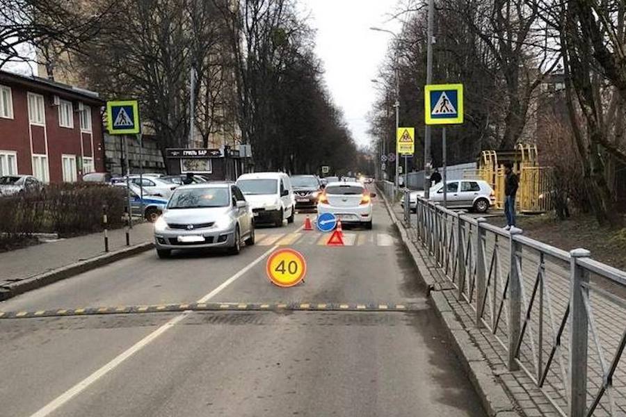 В Калининграде сбили школьницу на пешеходном переходе (фото)