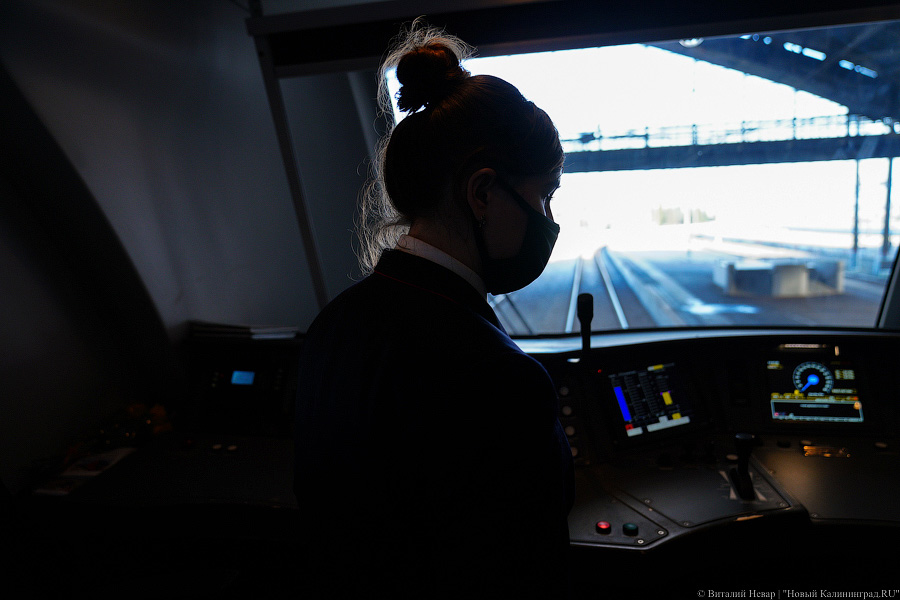 Пробный полет на «Ласточке»: КЖД представила первую женщину-машиниста