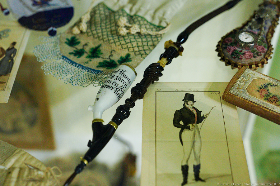 Тонкие материи и тюремная соломка: в Музее искусств открывается выставка Александра Васильева