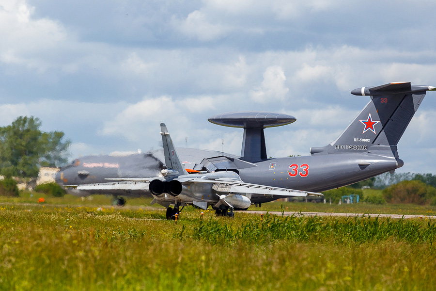 Воздушная тревога: в Калининградской области прошли учения Балтфлота, ВДВ и ВВС РФ