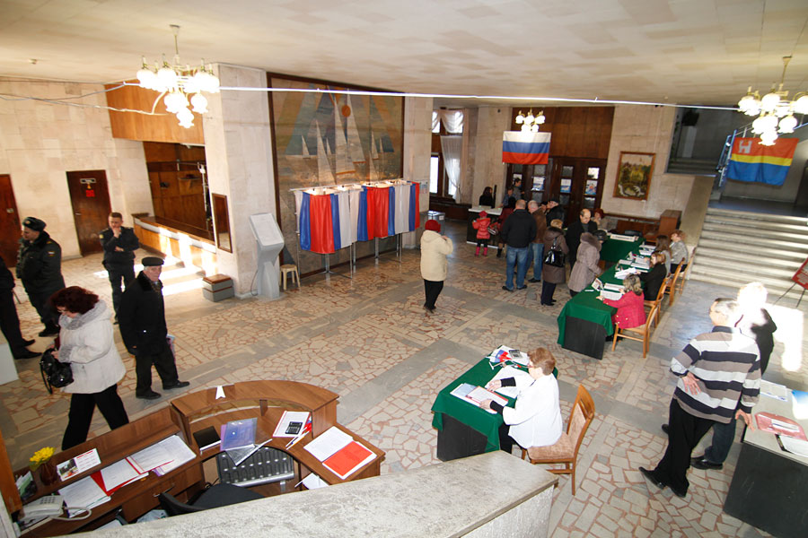 «Картинки с выборов: город»: фоторепортаж «Нового Калининграда.Ru»