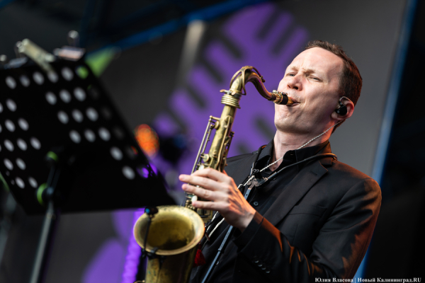 Гости из Северной Пальмиры и Мур: как прошёл второй день «Калининград Сити Джаза»