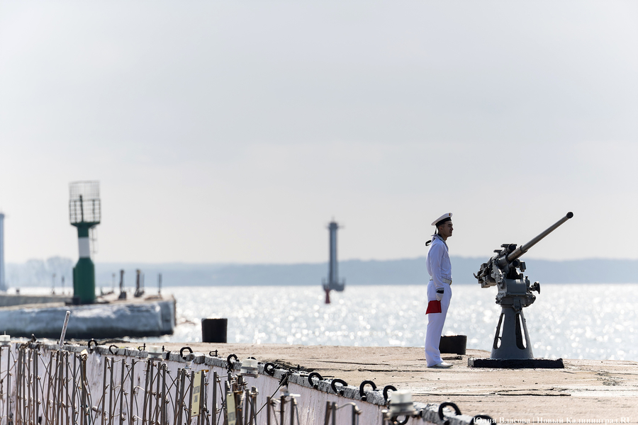 День ВМФ в Балтийске: как прошел парад кораблей Балтфлота (фото)