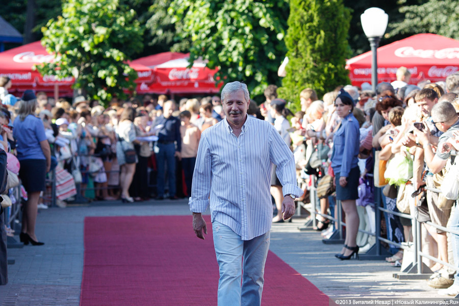 Десятый юбилейный: «Балтийские дебюты» открылись красной ковровой дорожкой