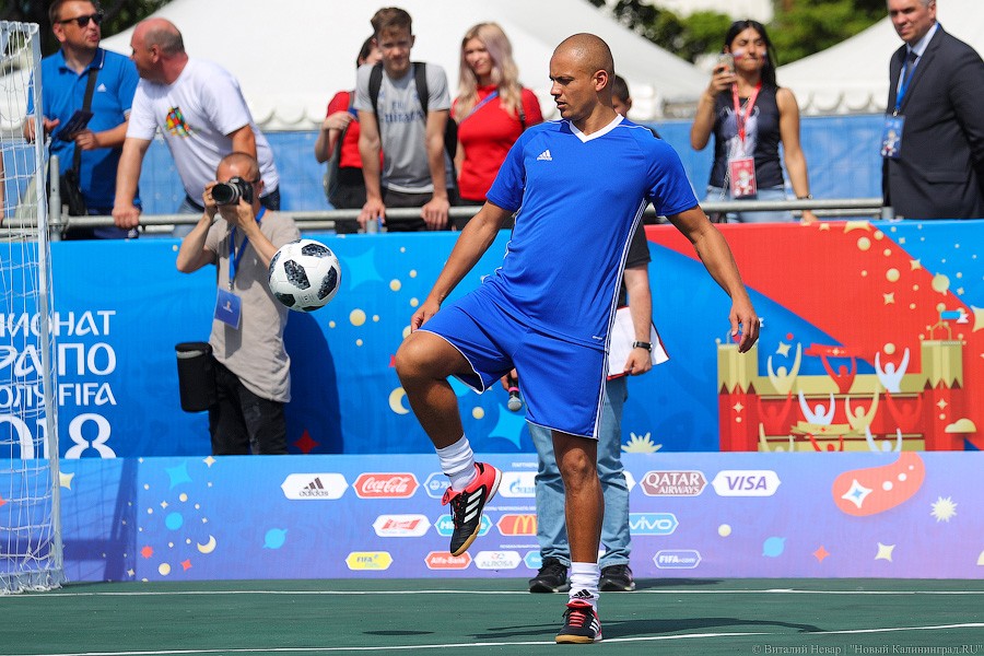 Праздник очередей и футбола: чем запомнился матч легенд ФИФА в Калининграде