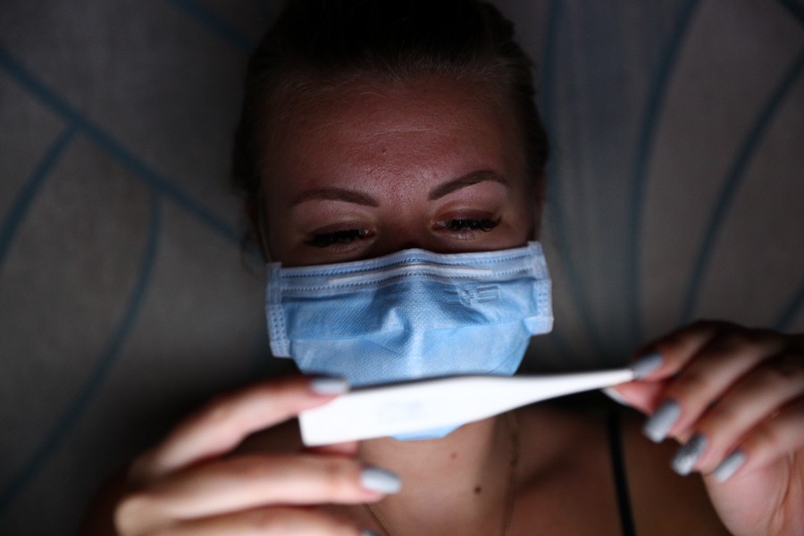 Областной минздрав: человек без признаков заболевания не опасен для окружающих