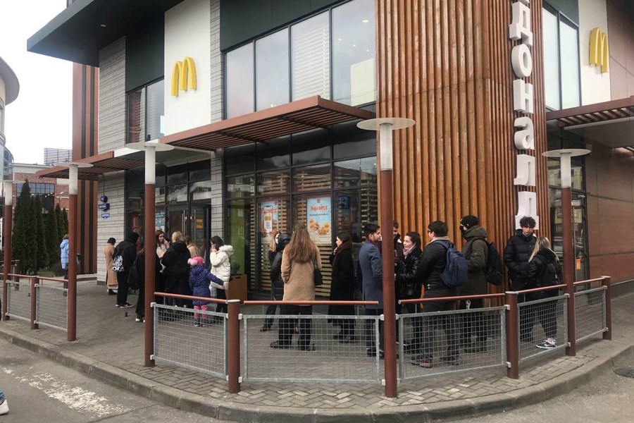 СМИ: рестораны «Макдоналдс» в России закроются 14 марта