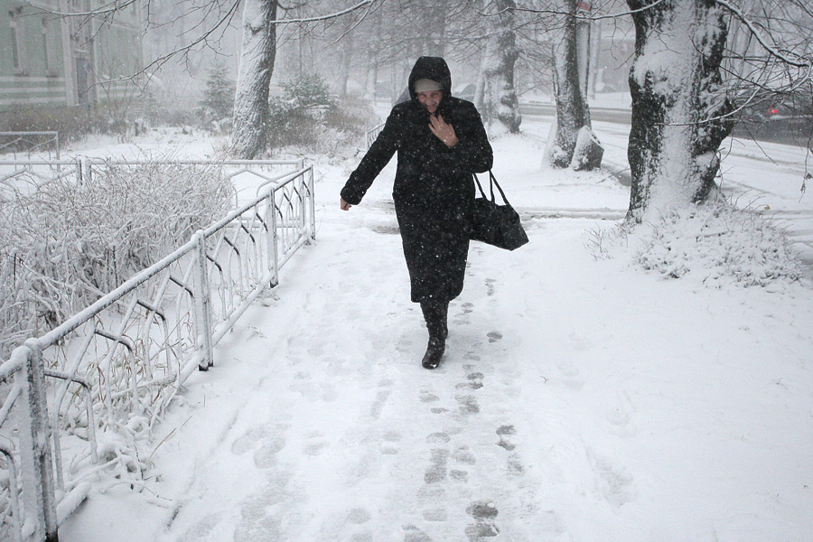 Засыпало: ураган «Ксавьер» принес в Калининград зиму
