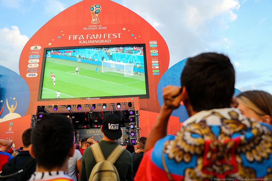 Россия в шаге от плей-офф ЧМ: как вы болели за сборную в фан-зоне у Дома Советов