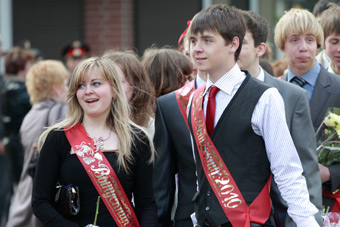 Медведев помешал ввести альтернативу ЕГЭ