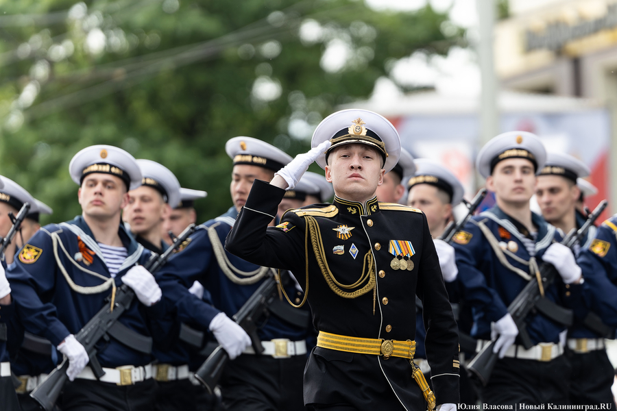 Как проходил Парад Победы в Калининграде (фото)