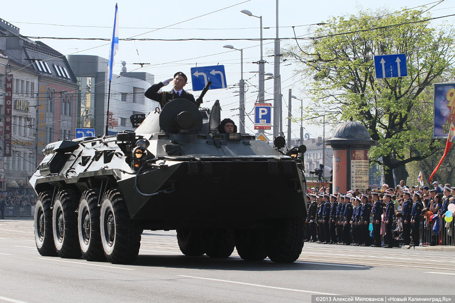 «68 лет памяти»: парад Победы-2013 