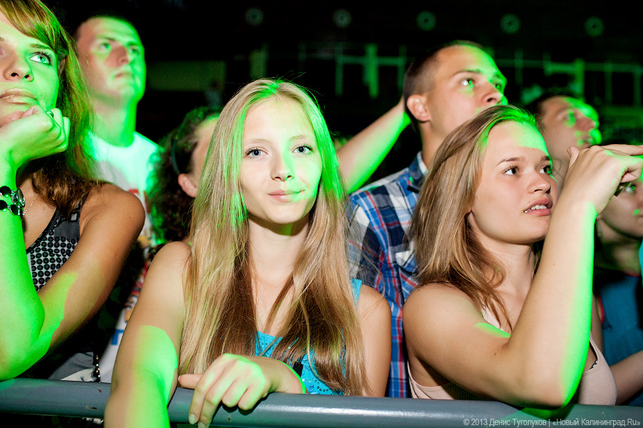 Замороженные: в ДС «Янтарный» прошла «Дискотека 90-х»