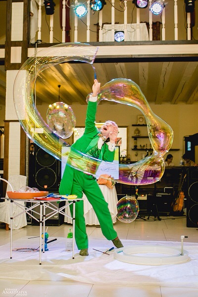 Волшебное шоу мыльных пузырей — праздник для взрослых и детей!