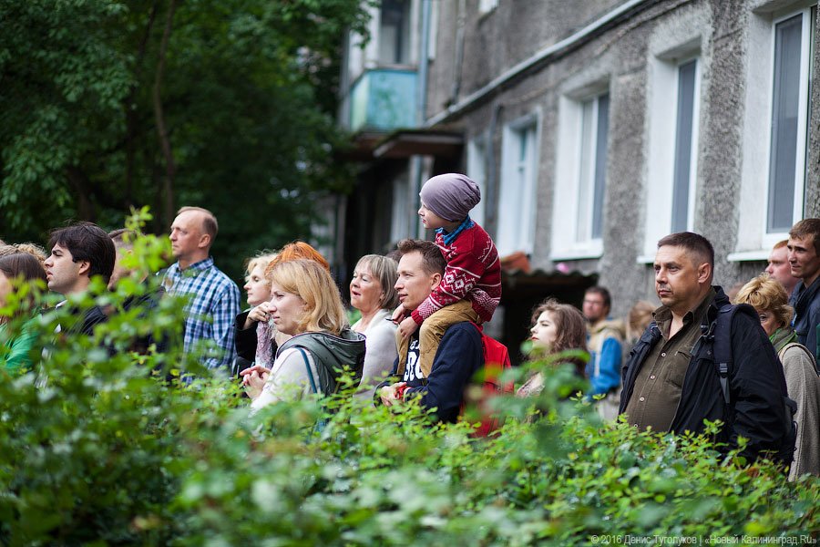 Музыка под балконом: в Калининграде прошёл фестиваль «Когда звучат улицы»
