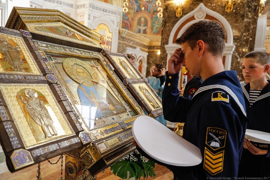 Образ апостола: в храм Христа Спасителя привезли главную икону ВМФ (фото)