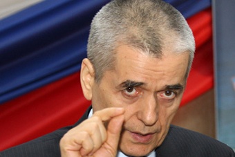 Онищенко советует в Новый год меньше пить, бросить курить и встать на лыжи