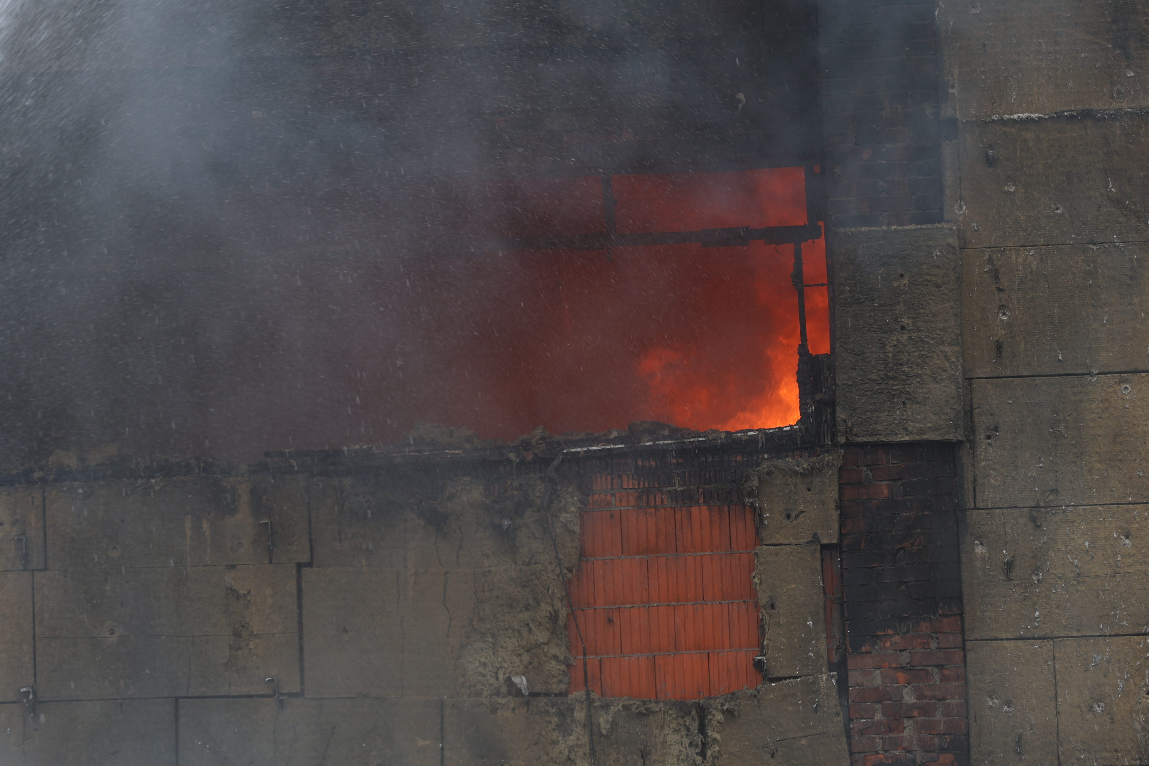 В ТЦ «Гиант» в Калининграде из-за ветра увеличились очаги возгорания