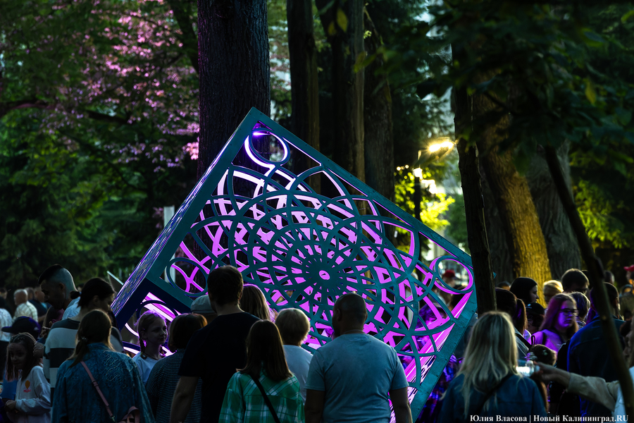 Яркая точка притяжения: как в Гурьевске открывали «Парк света» (фото)