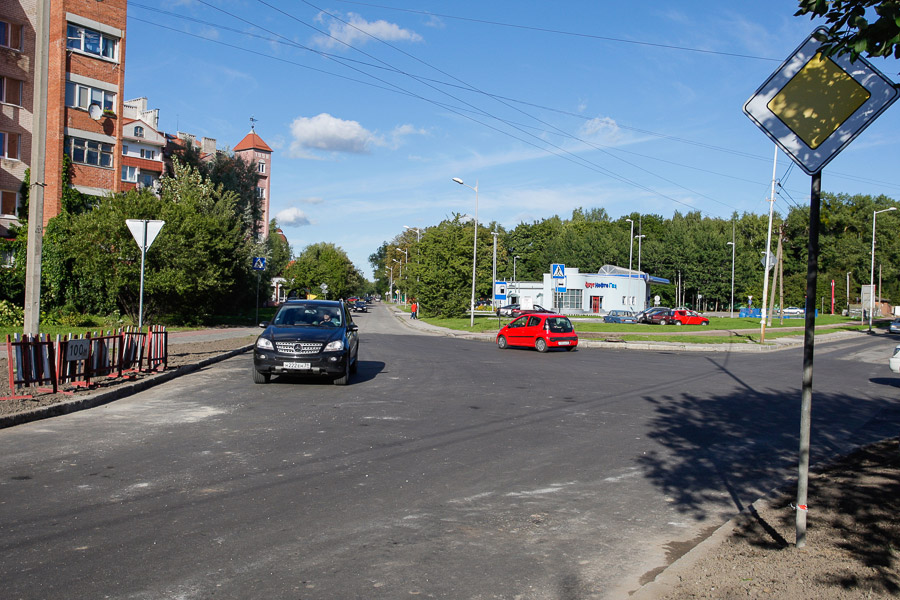 В ожидании конца пробок: ул. Островского открылась после ремонта раньше срока (фото)