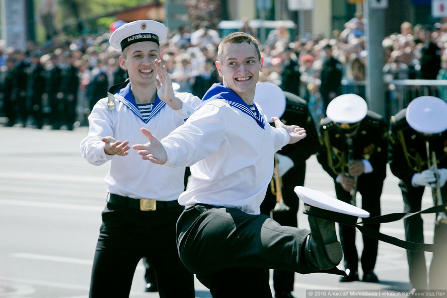 По главной улице с оркестром: как в Калининграде прошёл Парад Победы (фото)