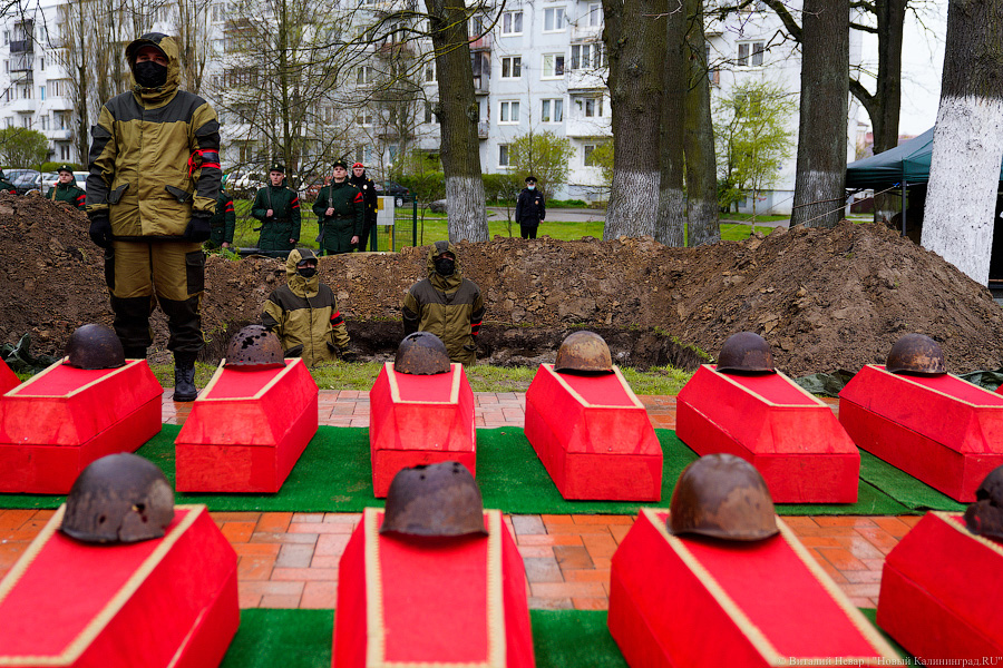 В Чкаловске перезахоронили останки советских воинов: фоторепортаж «Нового Калининграда»
