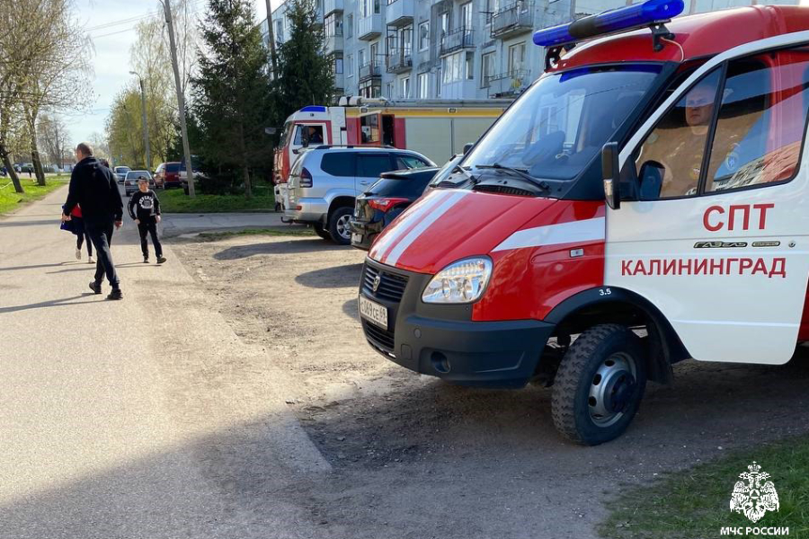 В Гурьевске произошел пожар в пятиэтажке: погиб человек