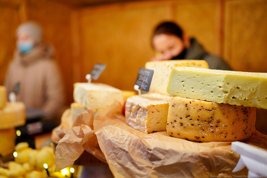 Девочки, записываемся на ободочки: в Калининграде открылась новогодняя ярмарка на острове Канта (фото)