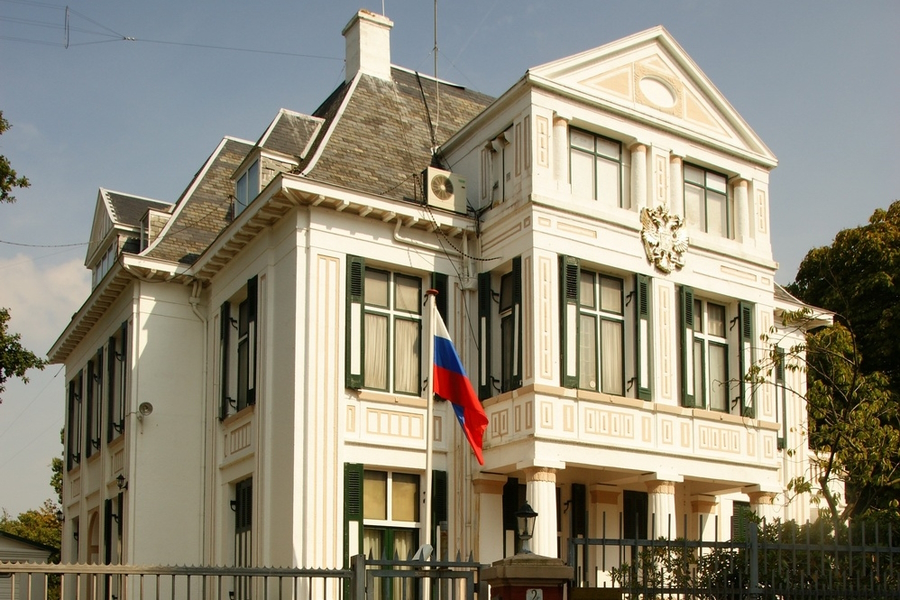 Нидерланды решили ограничить количество российских дипломатов в стране