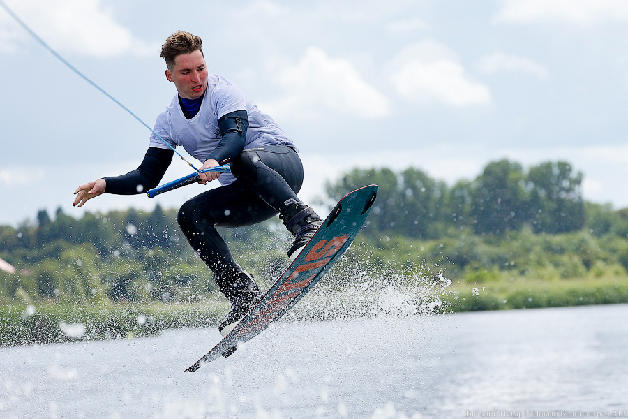 Фронтролл на Преголе: в Калининграде проходит первенство России по вейкбордингу (фото)