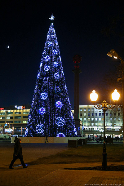 «И много, много радости»: как центр Калининграда подготовили к Новому году
