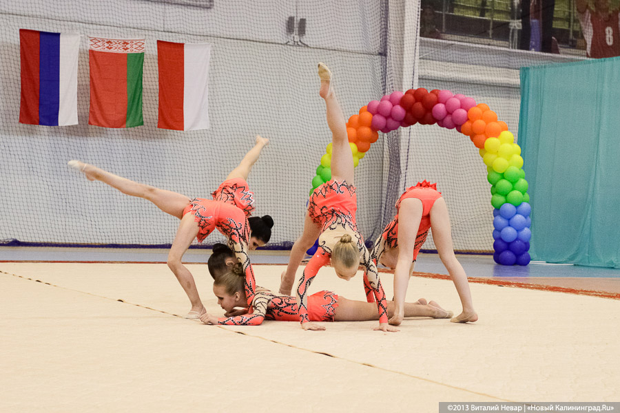 «Прогиб засчитан»: фоторепортаж с соревнований по художественной гимнастике