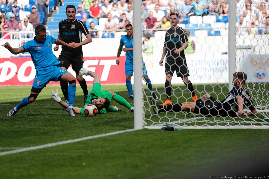 В обмен на пробки: церемония открытия и матч «Балтика» — «Тюмень» (фото)