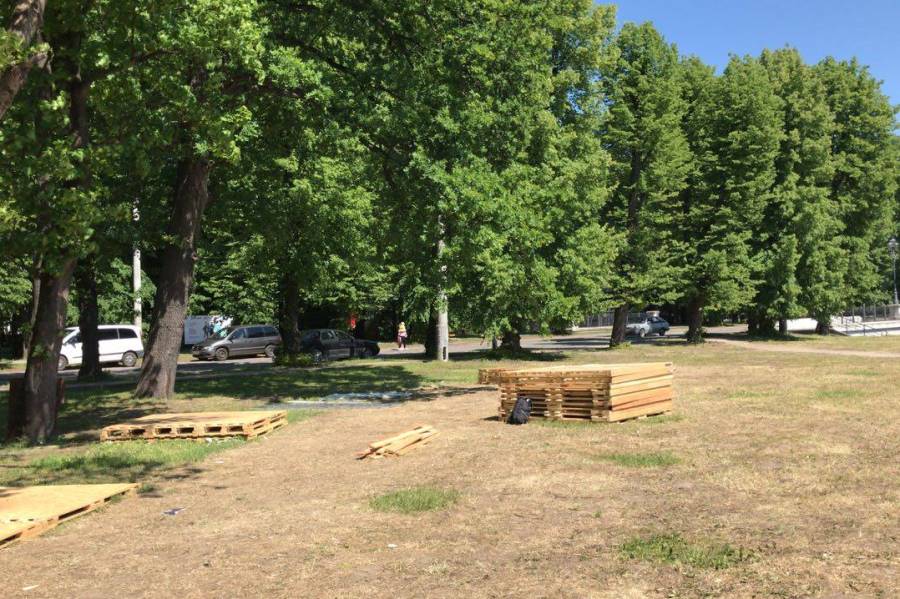 «Стрелка» о мусоре на Верхнем озере: в пятницу будет генеральная уборка