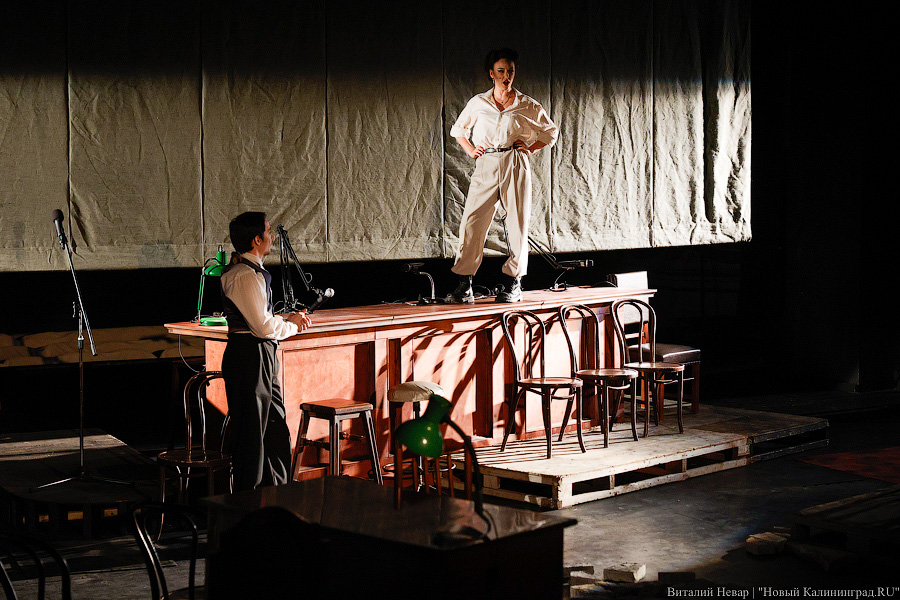 «Виноват только Гитлер»: в драмтеатре поставили спектакль о Нюрнбергском процессе (фото)