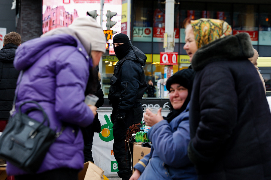 Мэрия Калининграда запланировала рейд против нелегальных торговцев на улице Леонова