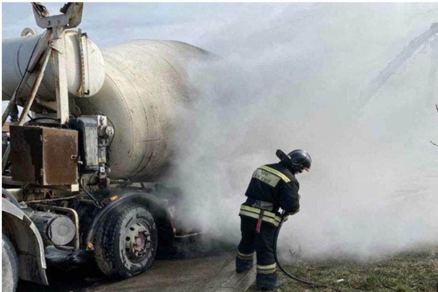 Под Зеленоградском сгорел бетоновоз, в Багратионовском округе —  трактор  (фото)