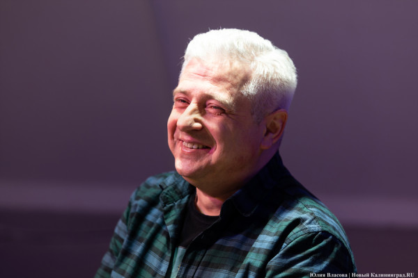 «Вся наша жизнь — сплошной парадокс»: интервью с худруком театра «Третий этаж» 