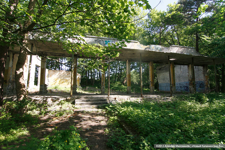 «Город заборов. Зеленоградск накануне пляжного сезона»: фоторепортаж